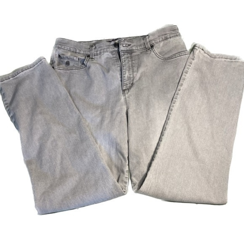 Gloria Vanderbilt size 12 Straight leg Amanda Jeans light wash